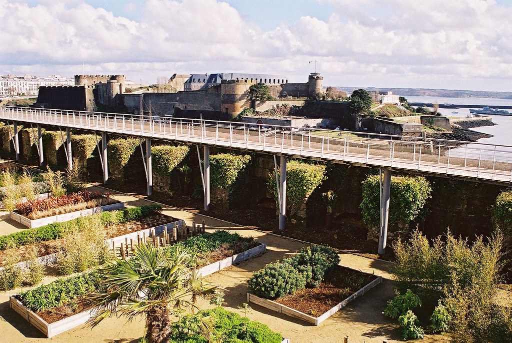 Jardin des explorateurs.jpg