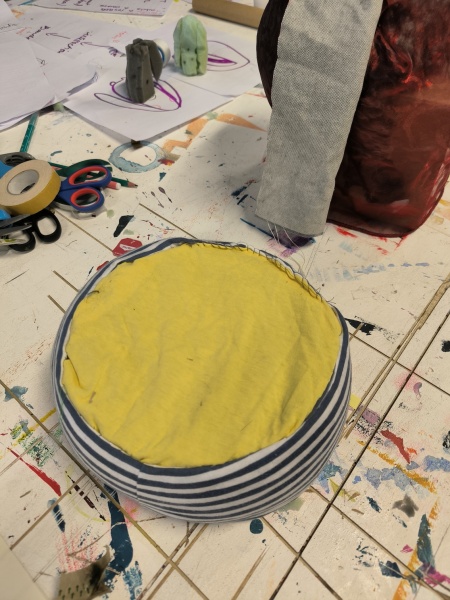 Fichier:Coussin tissus proto moumounan.jpg