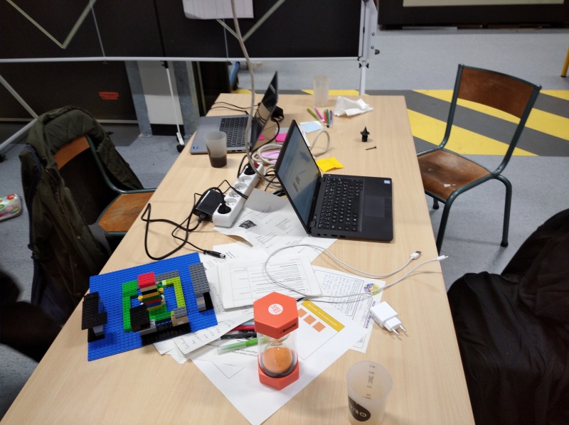 Fichier:Bureau super vide .jpg