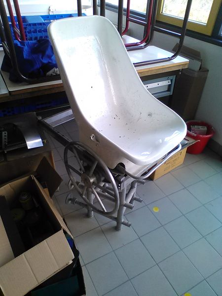 Fichier:Chaise-inconnue.jpg