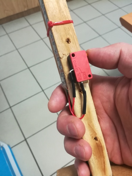 Fichier:Bouton on-off sabre.jpg
