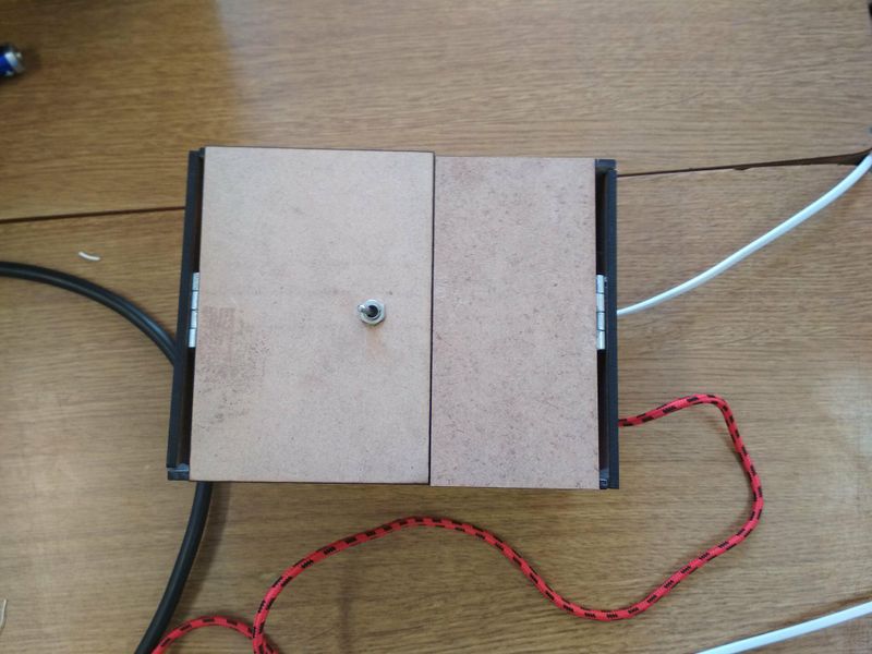 Fichier:Materiel Useless Box finie.jpeg