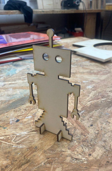 Fichier:Robot DAPE debout.png