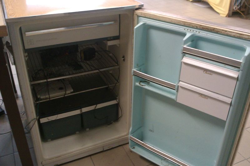 Fichier:EtuveDIY.jpg