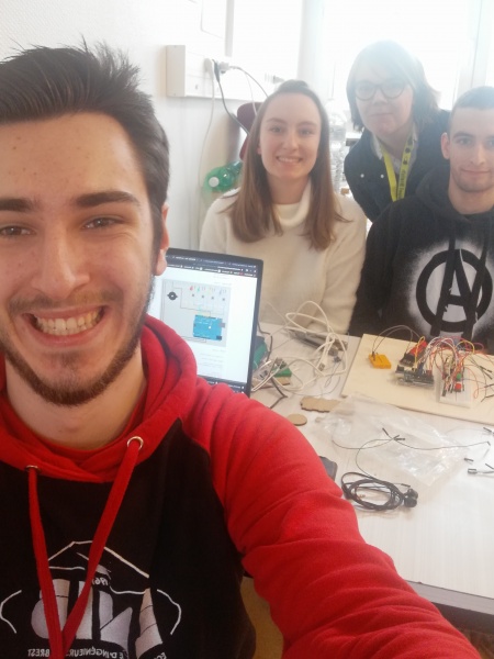 Fichier:Equipe tûk.jpg