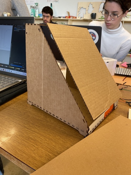Fichier:Maquettefjfnkf.jpg