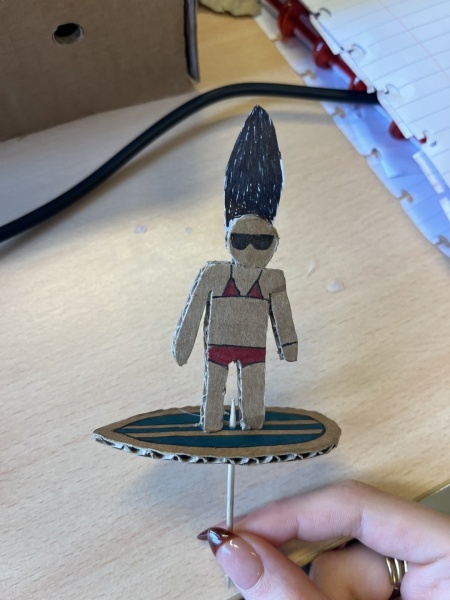 Fichier:Surfeur eninguru.jpeg