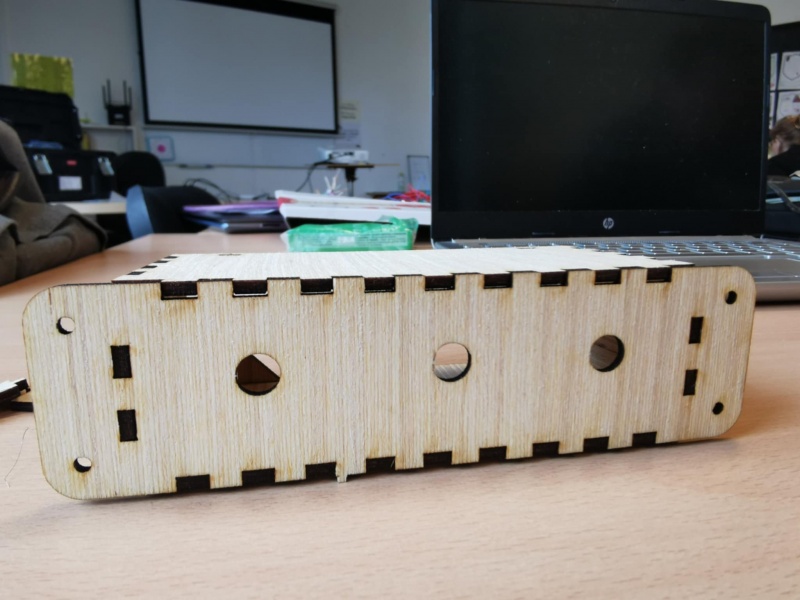 Fichier:Manette commandes .jpg