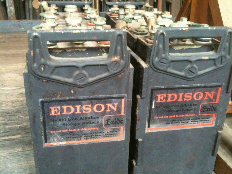 Fichier:Thomas Edison's nickel–iron batteries.jpg