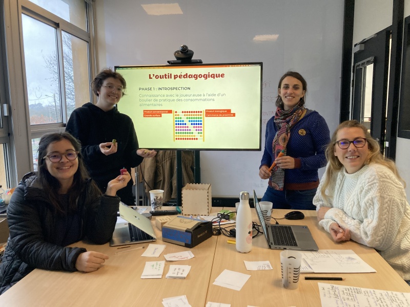 Fichier:Equipe-Ti-Coop-SuperBrest2022.jpeg
