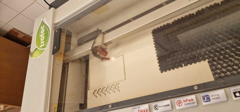 Fichier:Decoup bois.jpg