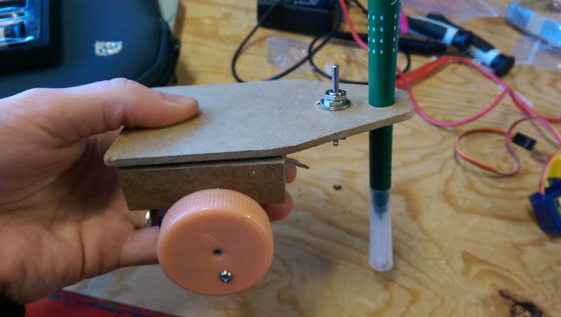 Fichier:Robotbricole.jpg