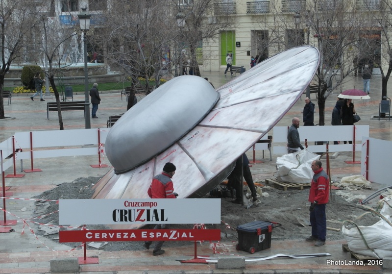 Fichier:Invasion-ovni-libre.jpg